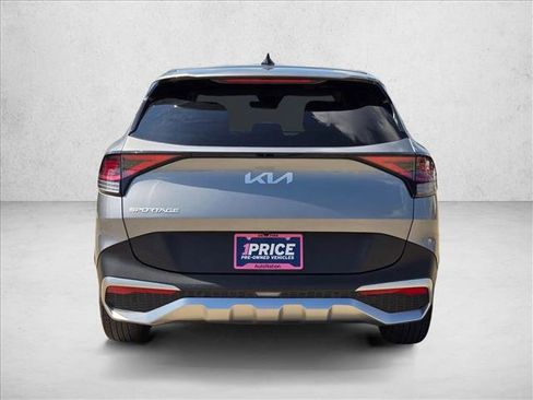 Used 2025 Kia Sportage LX FWD image 7
