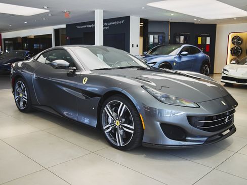 Used 2019 Ferrari Portofino image 54