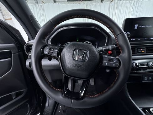 Used 2025 Honda Pilot Sport image 24