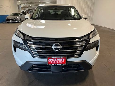Used 2024 Nissan Rogue SV AWD/4WD image 8