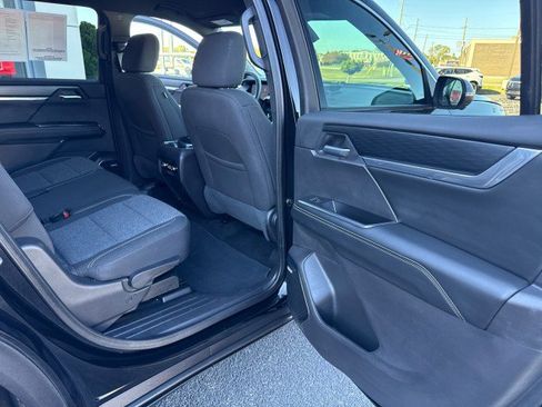 Used 2025 GMC Acadia Elevation image 31