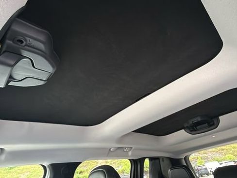 Used 2016 Jeep Renegade Limited AWD/4WD image 24
