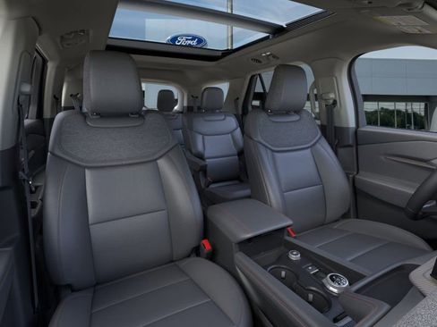 New 2025 Ford Explorer Active w/ Active Comfort Package image 10