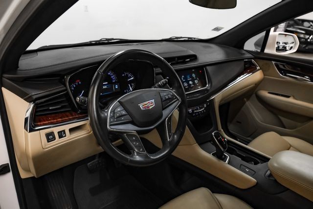 Used 2019 Cadillac XT5 Luxury FWD image 3