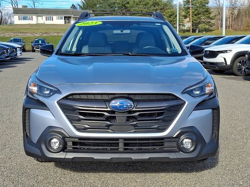 Used 2023 Subaru Outback Premium image 2