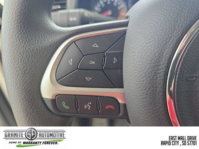 Used 2023 Jeep Renegade Latitude AWD/4WD image 32
