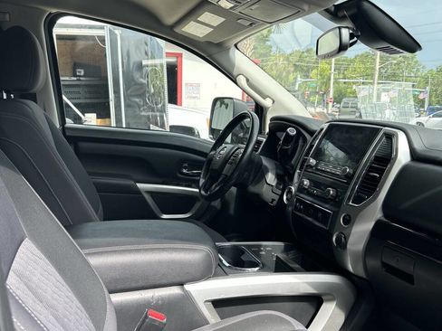 Used 2020 Nissan Titan SV w/ SV Convenience Package image 9