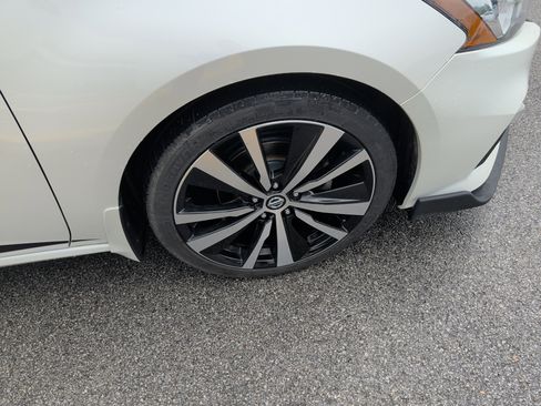Used 2019 Nissan Altima 2.5 Platinum FWD image 26