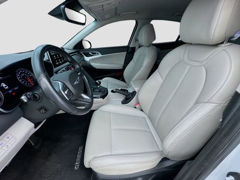 Used 2019 Genesis G70 2.0T Sport RWD image 13