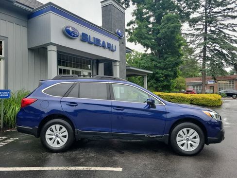 Used 2016 Subaru Outback 2.5i Premium AWD/4WD image 2