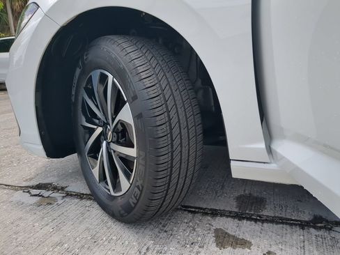 Certified 2025 Volkswagen Jetta S FWD image 30