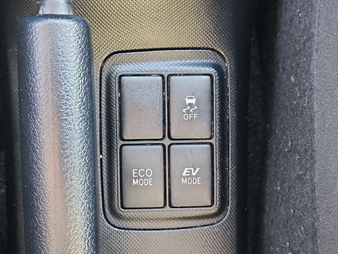 Used 2018 Toyota Prius C One w/ Carpet Mat Package image 23