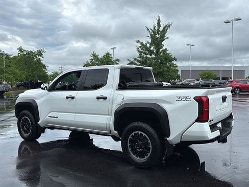 Used 2024 Toyota Tacoma TRD Off-Road w/ TRD Off Road Upgrade Package AWD/4WD image 26