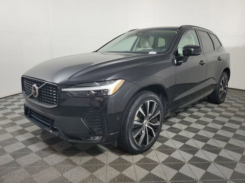 Used 2023 Volvo XC60 B5 Plus w/ Climate Package FWD image 4