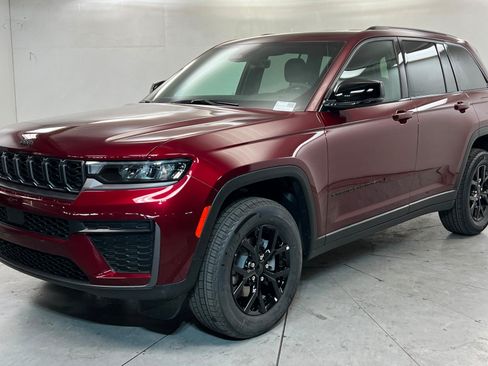 New 2026 Jeep Grand Cherokee Altitude AWD/4WD image 1