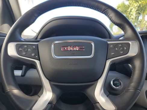 Used 2022 GMC Terrain SLT w/ Infotainment Package II image 23