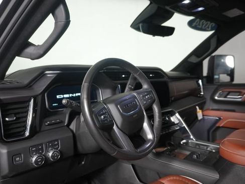 Used 2024 GMC Sierra 2500 Denali Ultimate AWD/4WD image 21