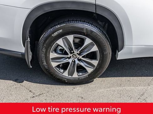 Used 2026 Toyota Highlander XLE AWD/4WD image 7