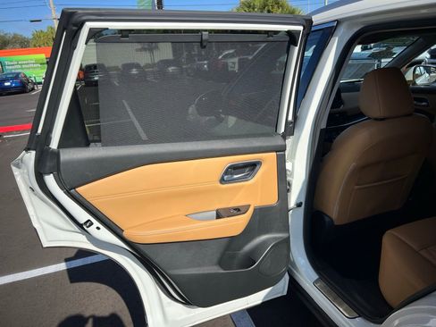 Used 2021 Nissan Rogue Platinum image 45