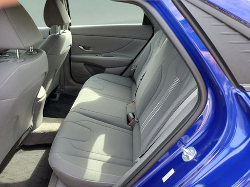 Used 2023 Hyundai Elantra SEL w/ Convenience Package FWD image 10
