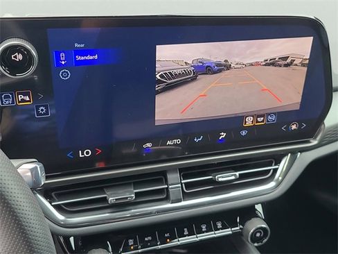 New 2026 Chevrolet Equinox EV LT image 31