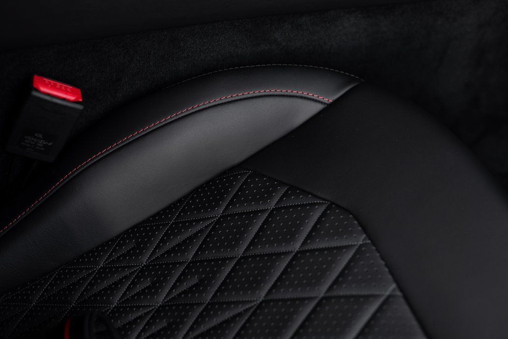 Used 2025 Aston Martin DB12 Coupe RWD image 17
