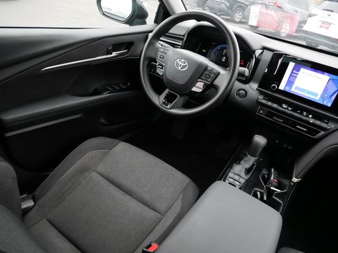 Certified 2025 Toyota Camry LE image 9