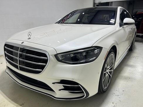 Used 2022 Mercedes-Benz S 580 4MATIC Sedan w/ AMG Line Package image 2