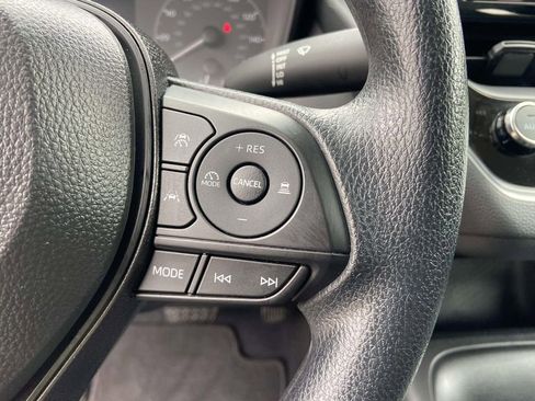 Used 2025 Toyota Corolla LE w/ Convenience Package FWD image 33