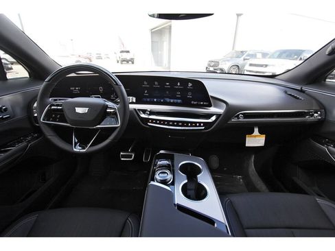 New 2027 Cadillac Lyriq Luxury AWD/4WD image 9