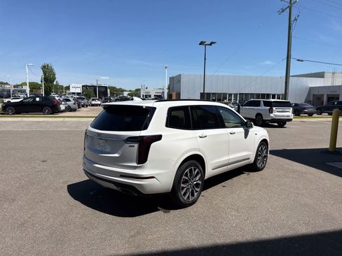 Used 2022 Cadillac XT6 Sport w/ Platinum Package AWD/4WD image 5