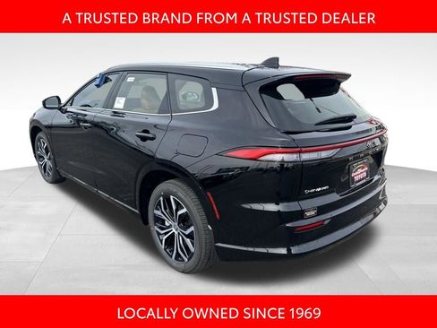 New 2026 Toyota Crown Signia image 3