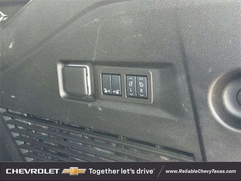 Certified 2025 GMC Yukon Denali image 34