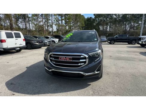 Certified 2018 GMC Terrain SLT w/ Preferred Package image 3