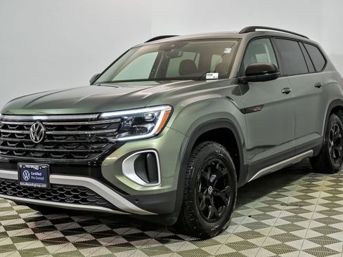 Used 2026 Volkswagen Atlas Peak Edition image 5