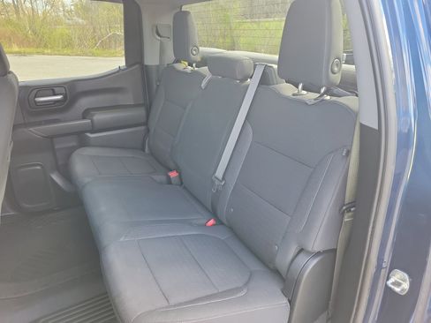 Used 2021 Chevrolet Silverado 1500 LT AWD/4WD image 16