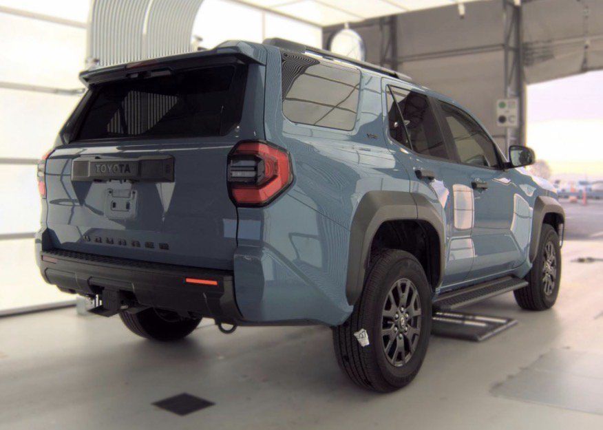 Used 2026 Toyota 4Runner SR5 AWD/4WD image 4