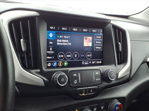 Used 2024 GMC Terrain SLT image 11