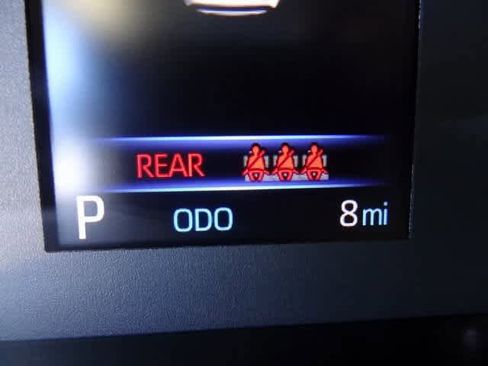 Used 2025 Toyota Corolla LE image 18