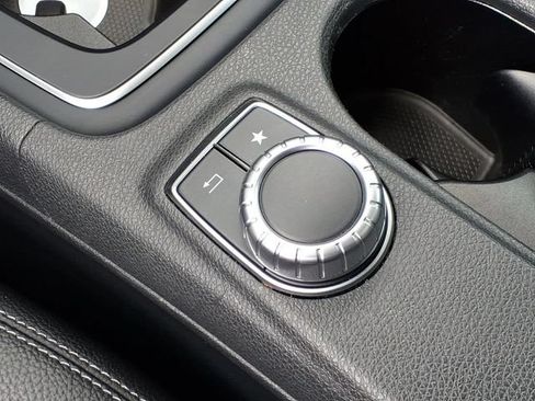 Used 2017 Mercedes-Benz GLA 250 4MATIC image 18