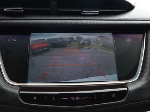 Used 2017 Cadillac XT5 Premium Luxury FWD image 17