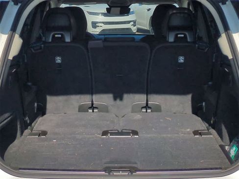 New 2025 Volvo XC90 B5 Plus w/ Protection Package Premier image 34
