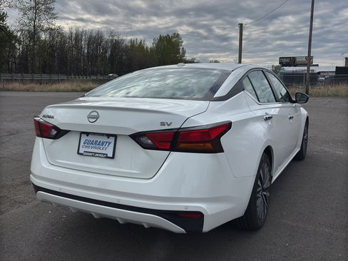 Used 2024 Nissan Altima 2.5 SV image 25