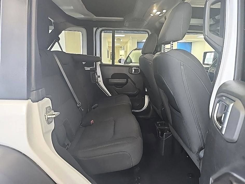 Used 2022 Jeep Wrangler Unlimited Sport AWD/4WD image 32