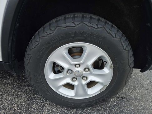 Used 2014 Jeep Grand Cherokee Laredo image 13