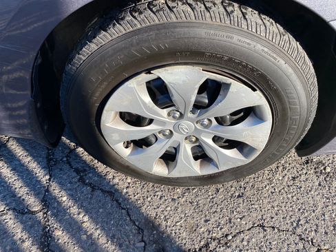 Used 2015 Hyundai Accent GLS w/ Option Group 02 image 26