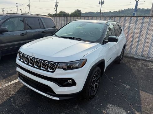 Used 2025 Jeep Compass Limited AWD/4WD image 5