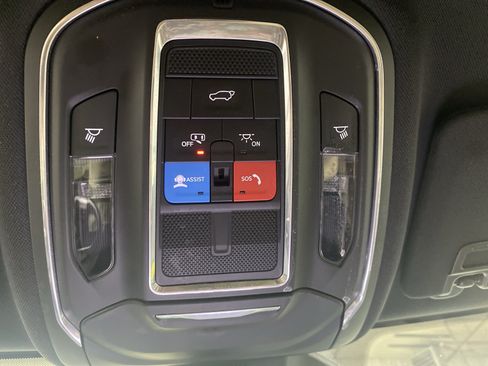 Used 2023 Jeep Grand Cherokee L Limited w/ Luxury Tech Group II AWD/4WD image 21