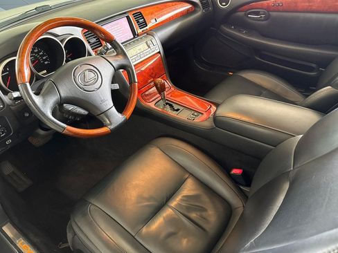 Used 2004 Lexus SC 430 Convertible w/ Preferred Accessory Pkg RWD image 4