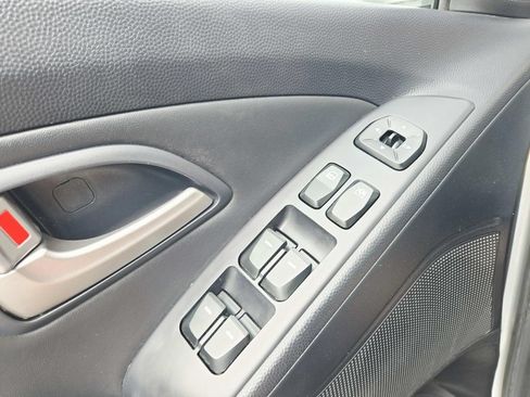 Used 2010 Hyundai Tucson GLS w/ Popular Equipment Pkg 2 FWD image 31